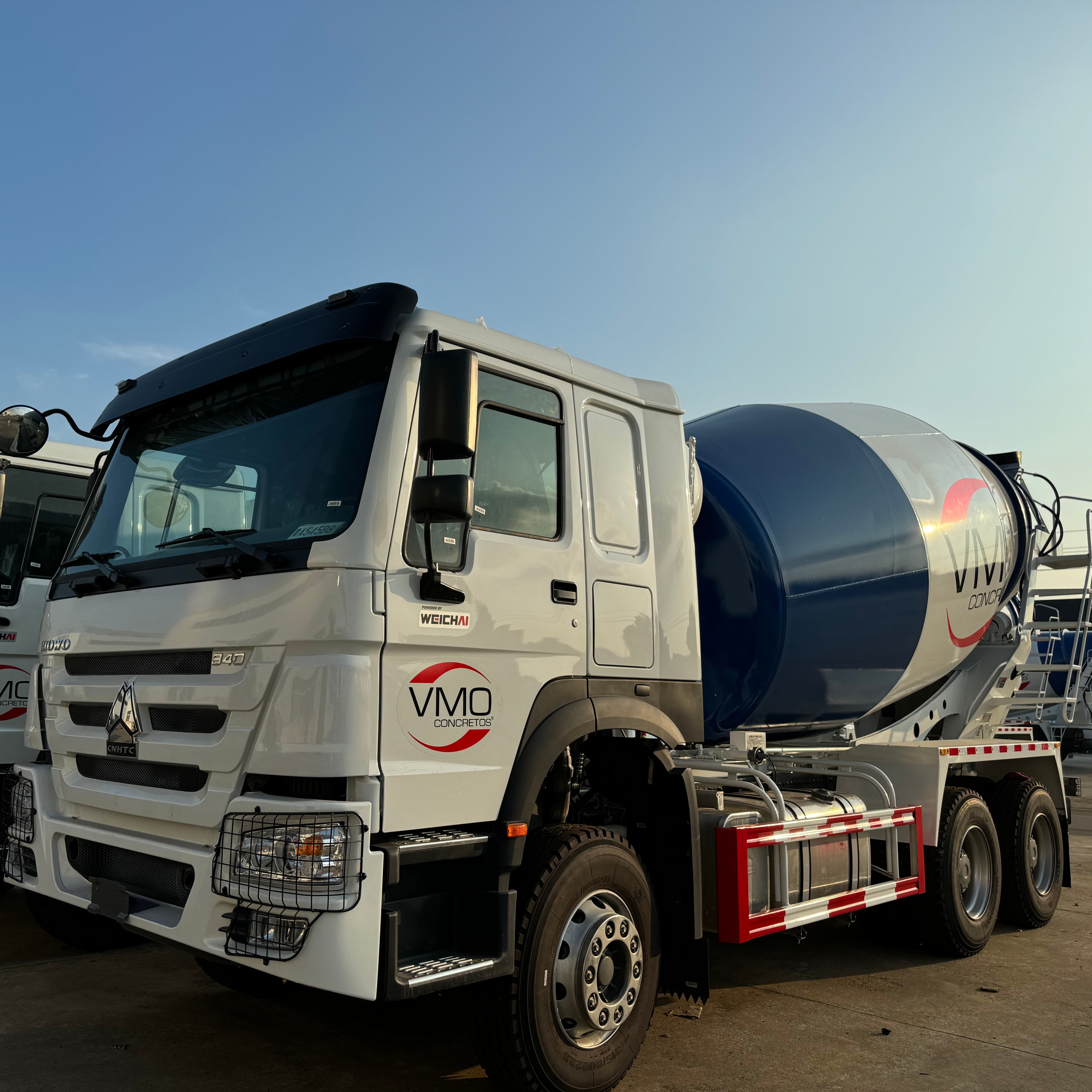 Sinotruk HOWO Mixer Truck 340HP WEICHAI