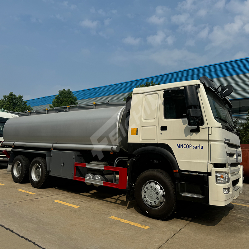 Sinotruk HOWO 6X4 Tanker Truck 20000 Lit